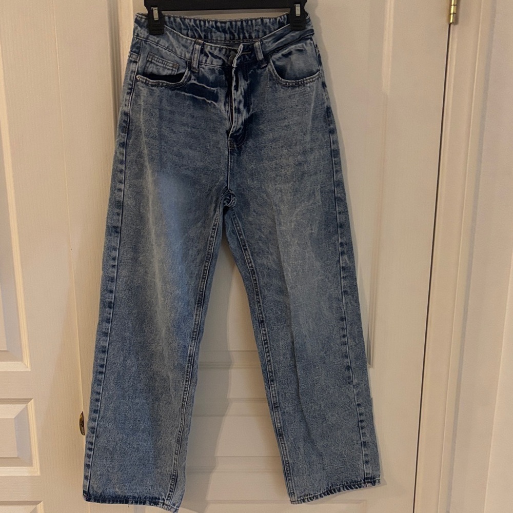 SHEIN Relaxed Fit Light Blue Jeans